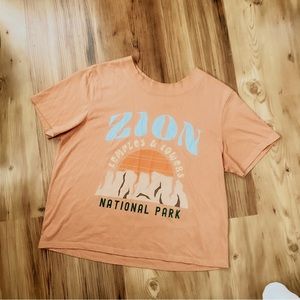 Women’s Zion National Park orange short sleeve shirt. Size Large
